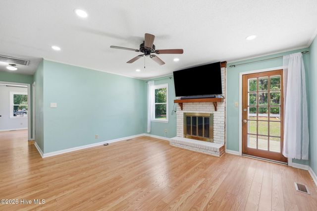 5987 Brookcliff Road, Fayetteville, NC 28304
