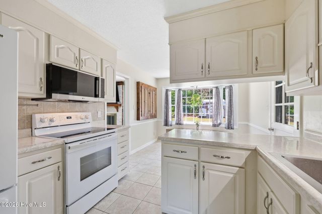 5987 Brookcliff Road, Fayetteville, NC 28304