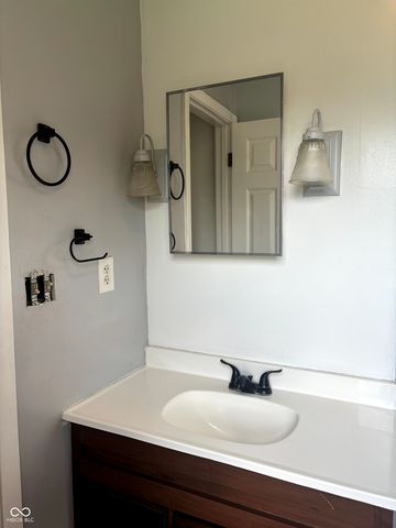 6957 E Old State Road, Mooresville, IN 46158