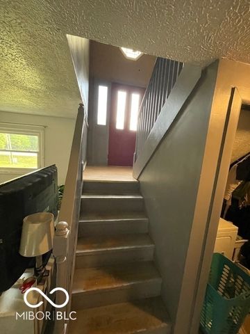 6957 E Old State Road, Mooresville, IN 46158