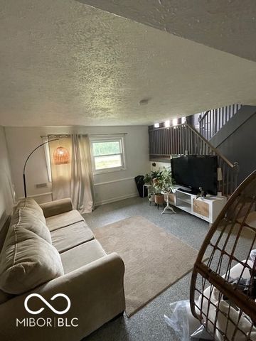 6957 E Old State Road, Mooresville, IN 46158