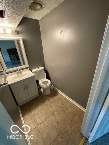 6957 E Old State Road, Mooresville, IN 46158