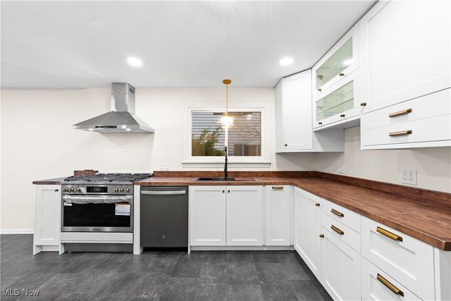 320 Missouri Avenue, Lorain, OH 44052