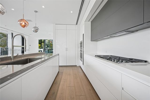 420 N Hibiscus Drive, Miami Beach, FL 33139