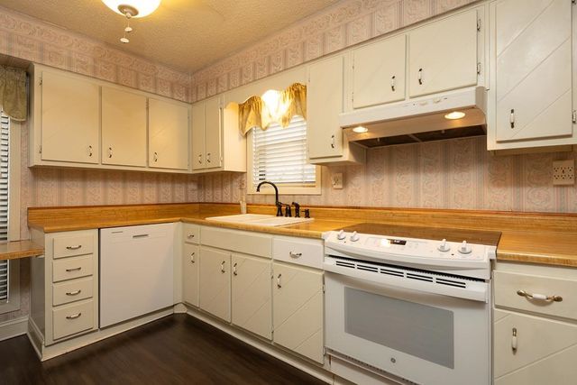 4395 CEDAR PARK DR, Memphis, TN 38141