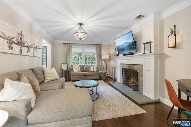 1015 High Mountain Road, Franklin Lakes, NJ 07417
