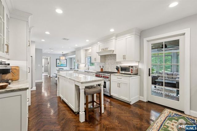 1015 High Mountain Road, Franklin Lakes, NJ 07417