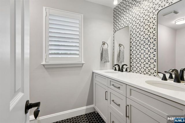 1015 High Mountain Road, Franklin Lakes, NJ 07417