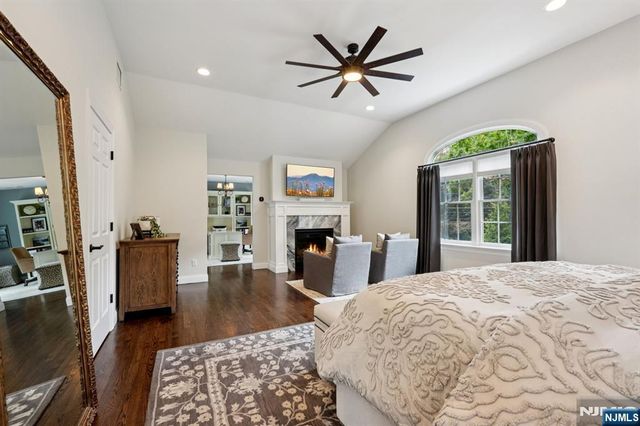 1015 High Mountain Road, Franklin Lakes, NJ 07417