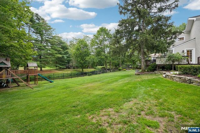 1015 High Mountain Road, Franklin Lakes, NJ 07417