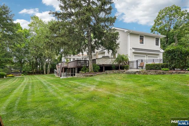 1015 High Mountain Road, Franklin Lakes, NJ 07417