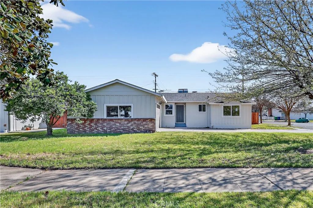 1490 Tamarack Avenue, Atwater, CA 95301