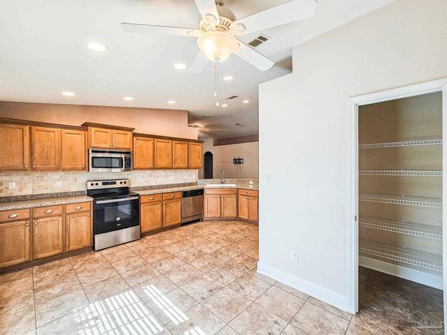 6305 Parakeet Trl, Pensacola, FL 32503