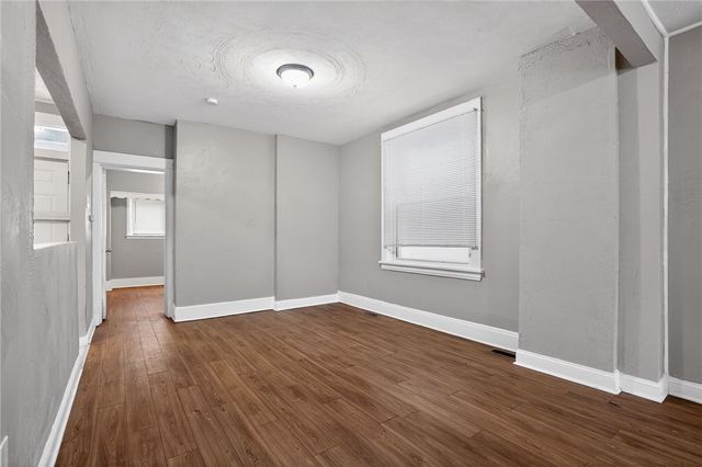 158 Ormsby Ave, Mt Oliver, PA 15210