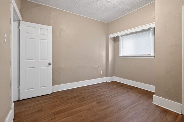 158 Ormsby Ave, Mt Oliver, PA 15210