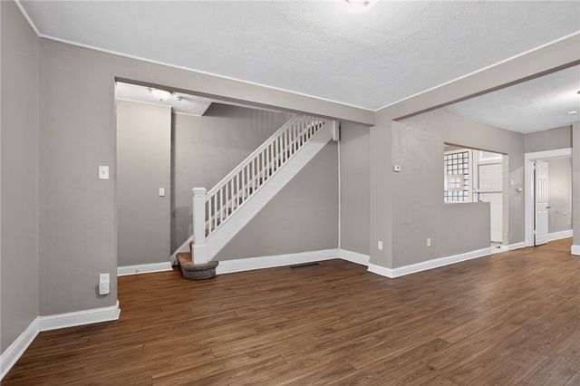 158 Ormsby Ave, Mt Oliver, PA 15210