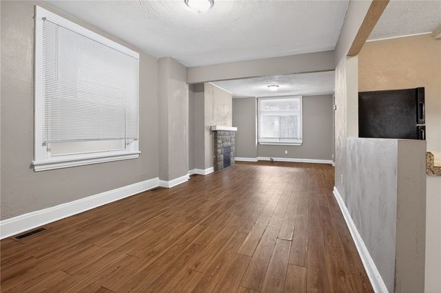 158 Ormsby Ave, Mt Oliver, PA 15210