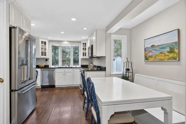 92 Woodlawn Ave, Wellesley, MA 02481