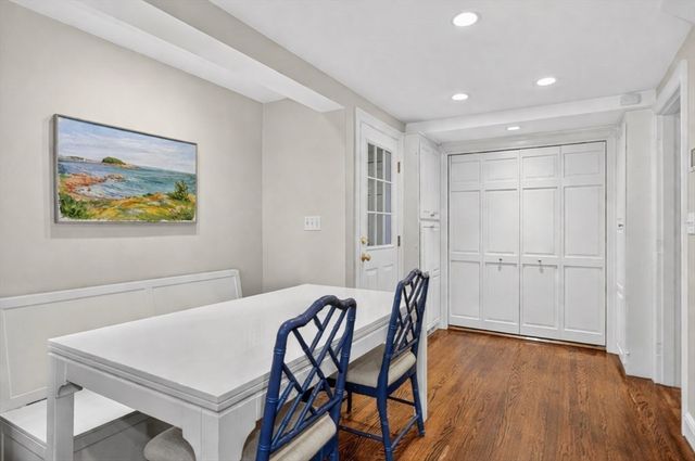 92 Woodlawn Ave, Wellesley, MA 02481