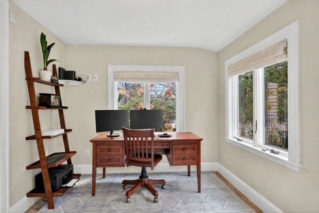 92 Woodlawn Ave, Wellesley, MA 02481