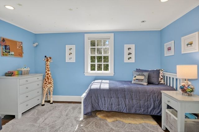 92 Woodlawn Ave, Wellesley, MA 02481