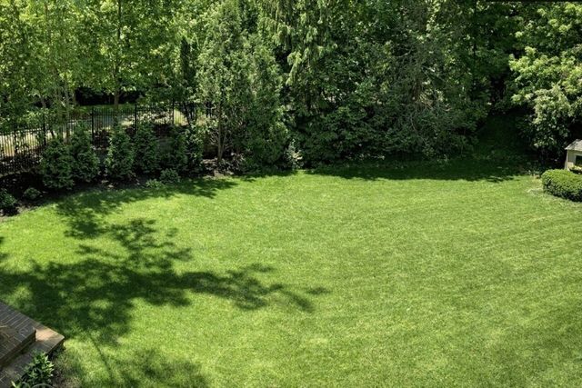 92 Woodlawn Ave, Wellesley, MA 02481