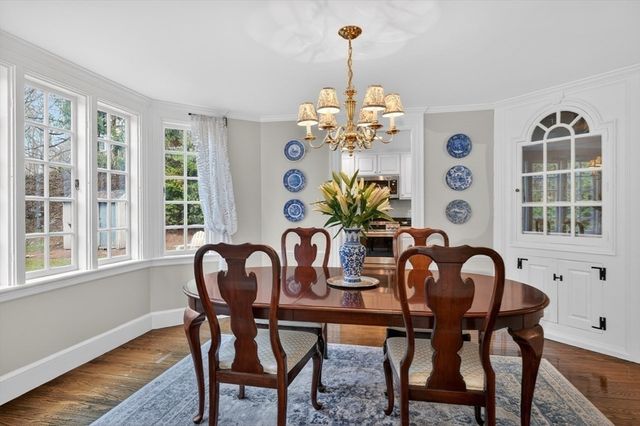 92 Woodlawn Ave, Wellesley, MA 02481