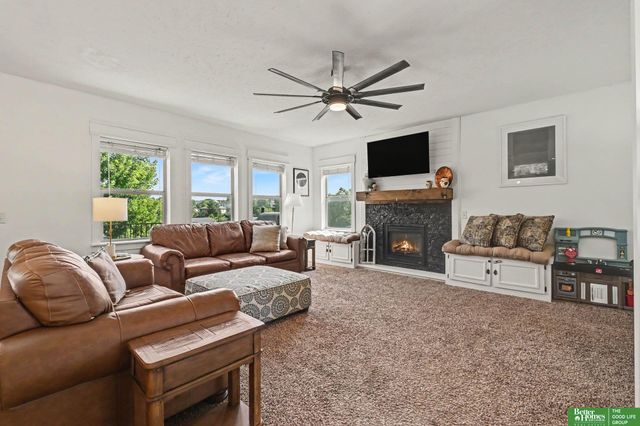 1410 Hardwood Drive, Papillion, NE 68046