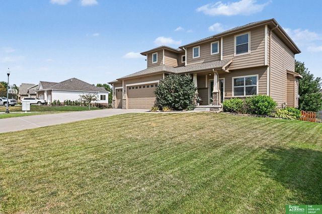 1410 Hardwood Drive, Papillion, NE 68046