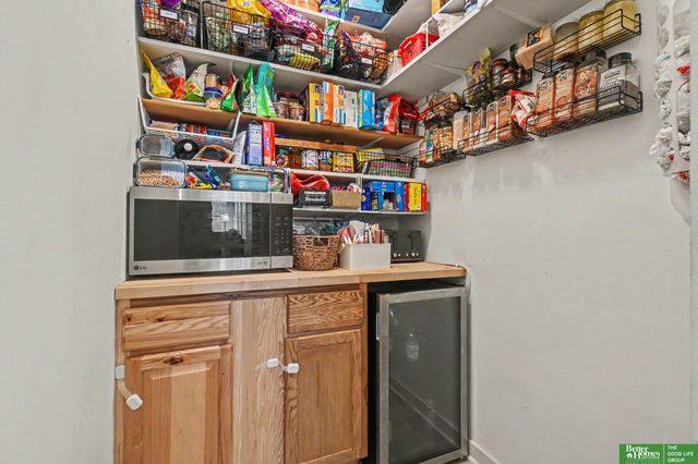 1410 Hardwood Drive, Papillion, NE 68046