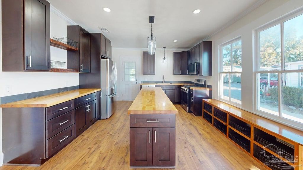 1218 E Cervantes St, Pensacola, FL 32501