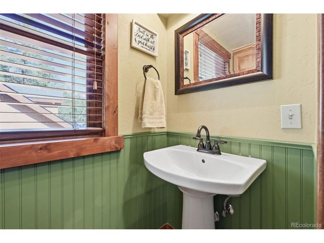 89 Ranch View, Florissant, CO 80816