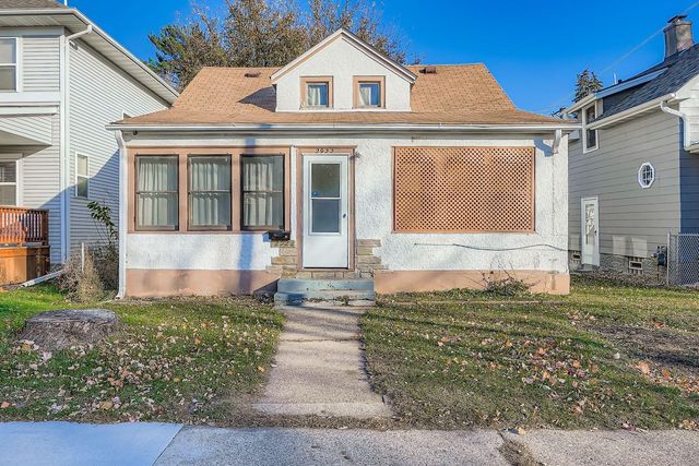 2922 Sheridan Avenue N, Minneapolis, MN 55411