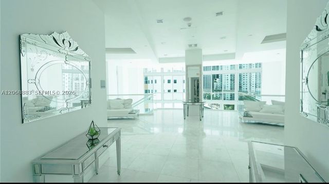 350 S Miami Ave 3213, Miami, FL 33130