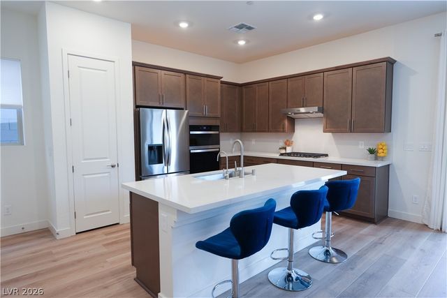 1563 Crested Eagle Street, Las Vegas, NV 89138