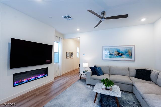 1563 Crested Eagle Street, Las Vegas, NV 89138