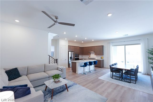 1563 Crested Eagle Street, Las Vegas, NV 89138