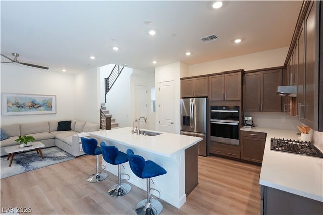 1563 Crested Eagle Street, Las Vegas, NV 89138