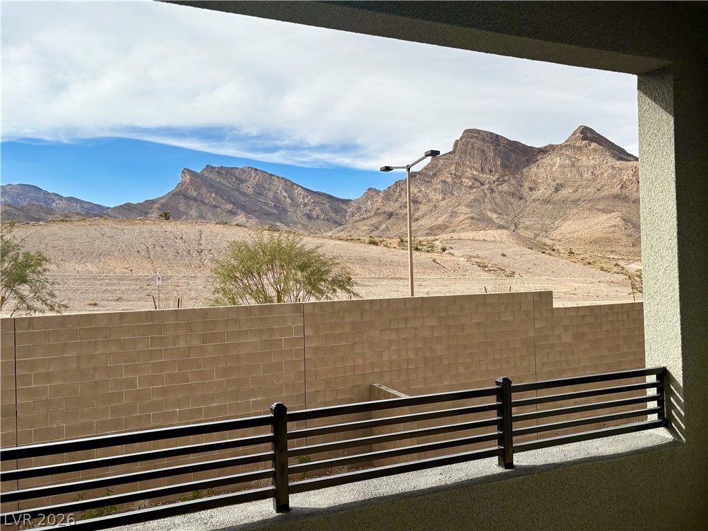 1563 Crested Eagle Street, Las Vegas, NV 89138