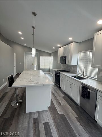7050 Orange Grove Lane, Las Vegas, NV 89119