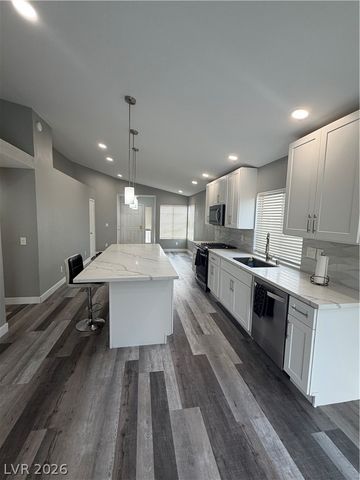 7050 Orange Grove Lane, Las Vegas, NV 89119