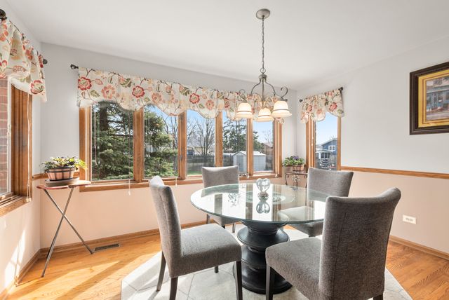 15631 Harbor Town Drive, Orland Park, IL 60462