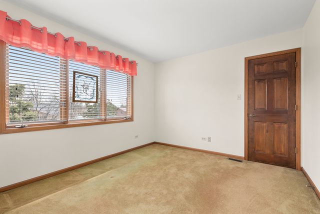 15631 Harbor Town Drive, Orland Park, IL 60462