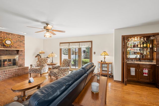 15631 Harbor Town Drive, Orland Park, IL 60462