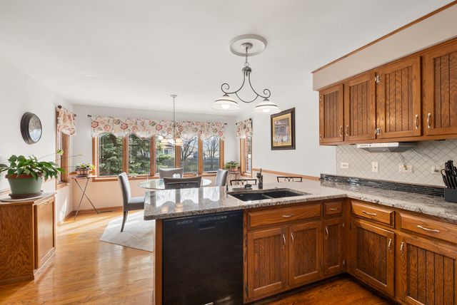 15631 Harbor Town Drive, Orland Park, IL 60462