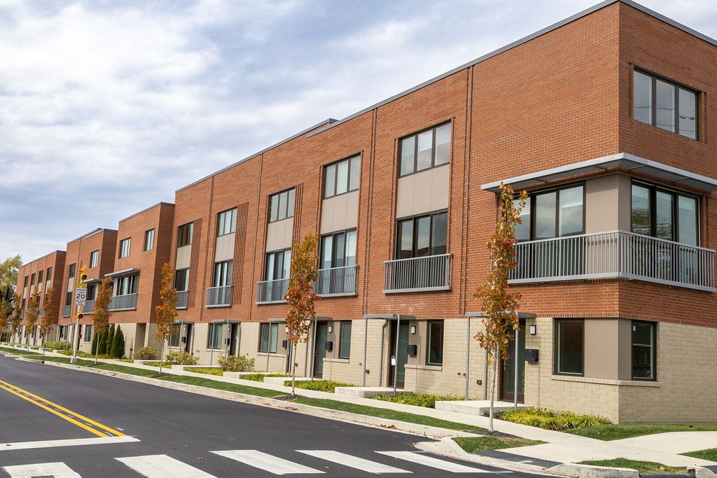 810 7th Street, Columbus, IN 47201