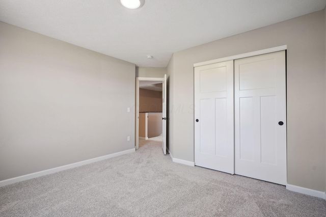 1088 Quarry Oak Drive, Grove City, OH 43123