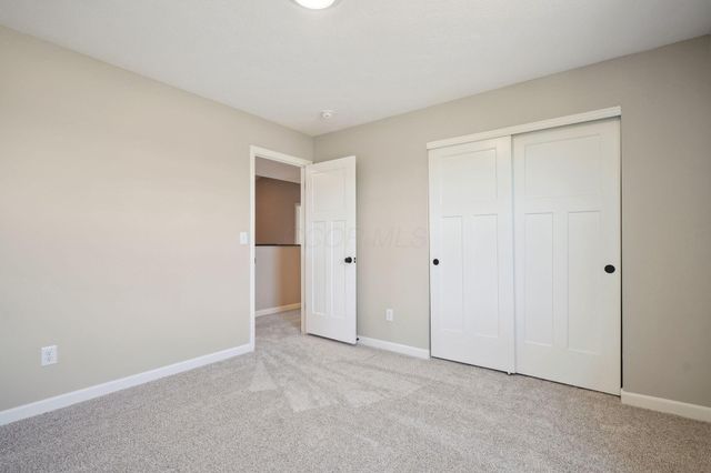 1088 Quarry Oak Drive, Grove City, OH 43123