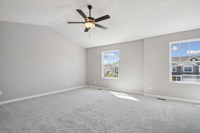 1088 Quarry Oak Drive, Grove City, OH 43123