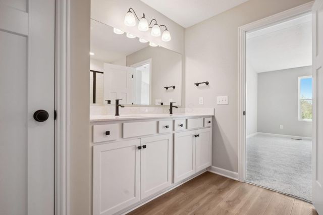 1088 Quarry Oak Drive, Grove City, OH 43123